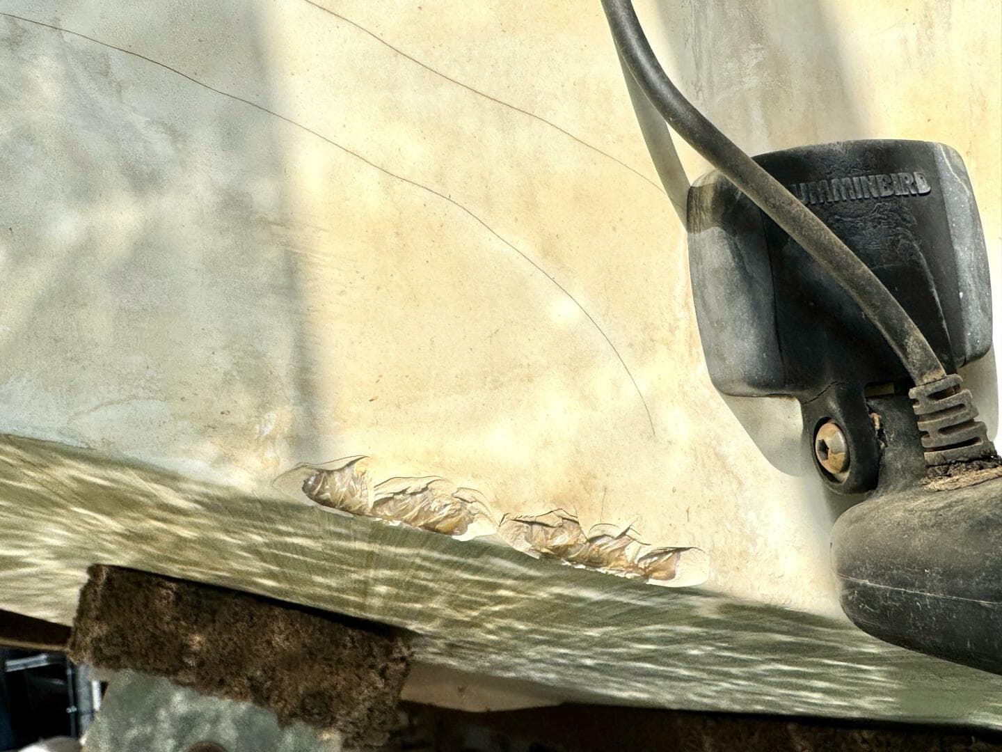 1994 Chaparral Signature 27 Cabin Cruiser