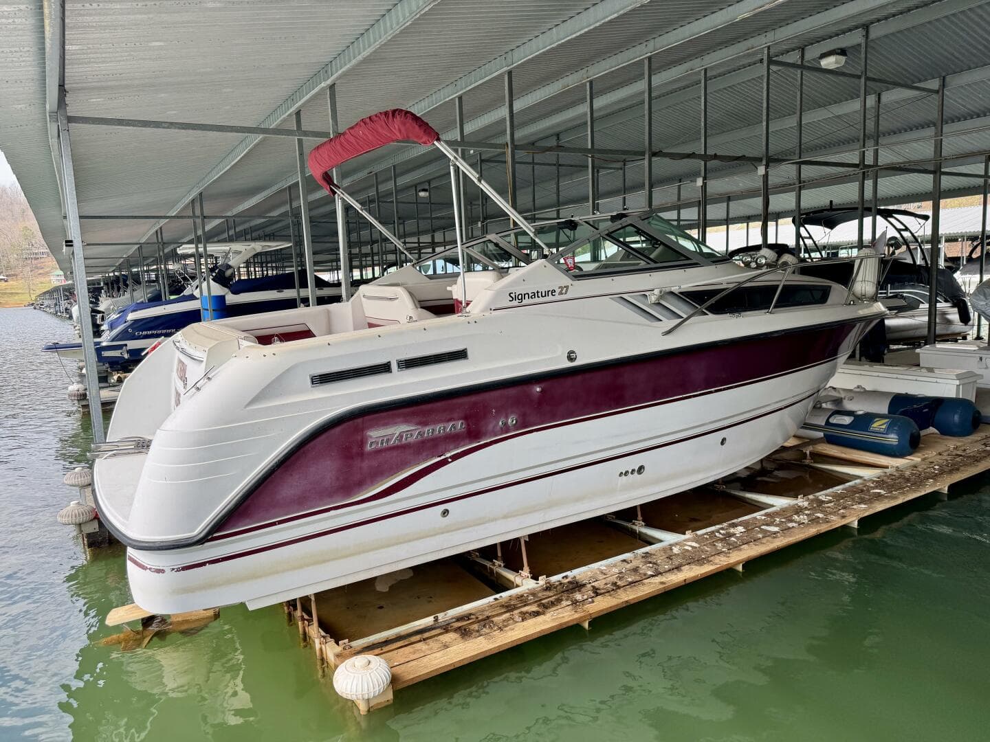 1994 Chaparral Signature 27 Cabin Cruiser