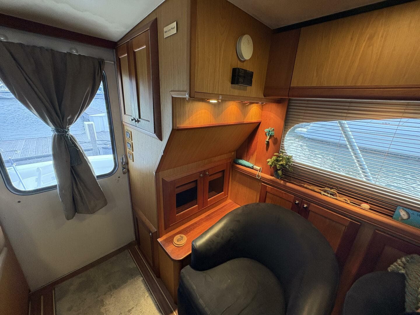 2005 Luhrs 41 Convertible "Rabbit Hole"