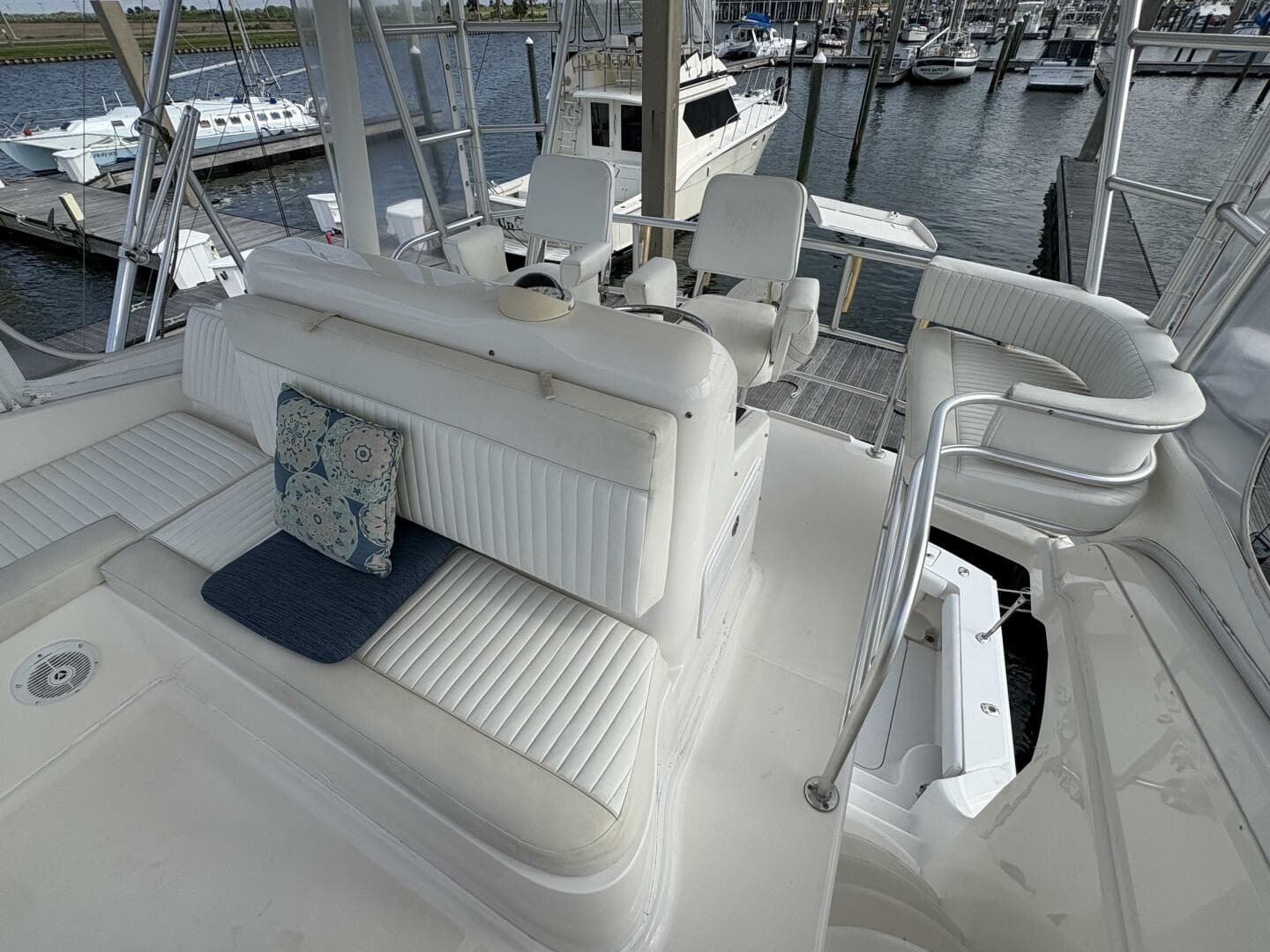 2005 Luhrs 41 Convertible "Rabbit Hole"
