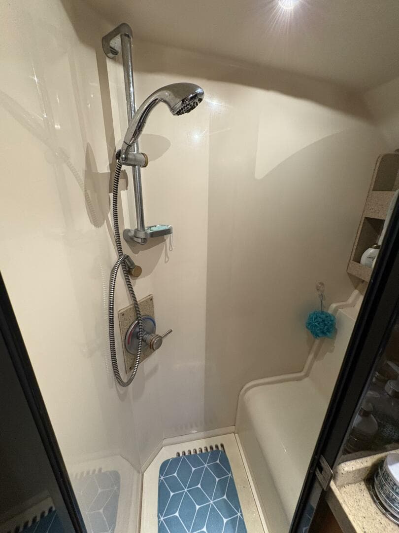 2005 Luhrs 41 Convertible "Rabbit Hole"