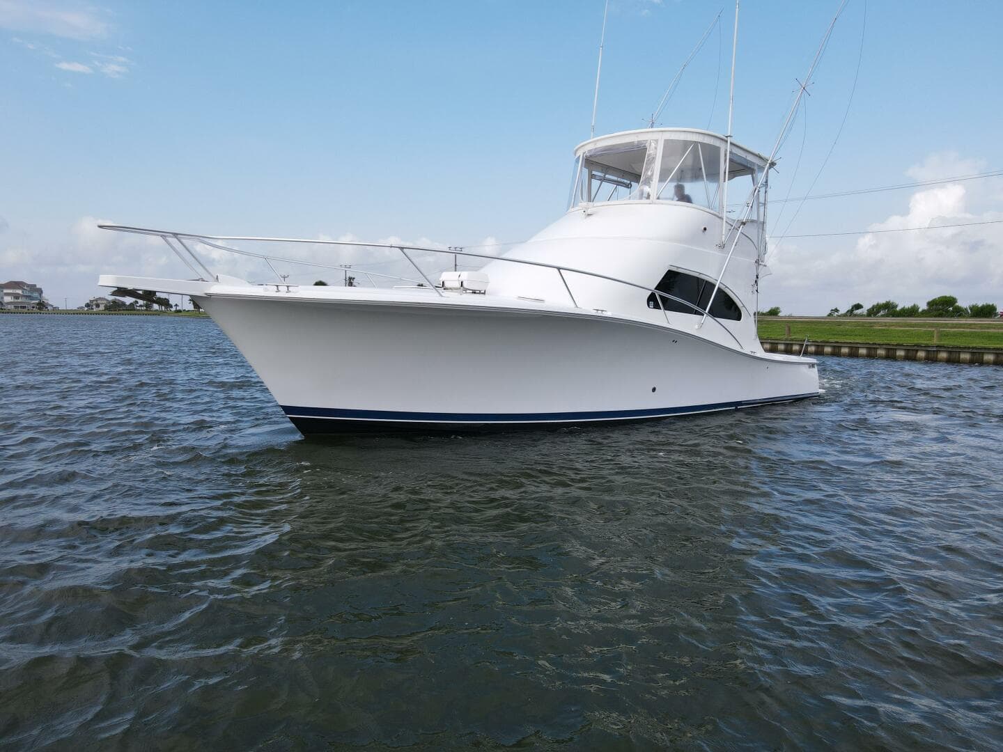 2005 Luhrs 41 Convertible "Rabbit Hole"