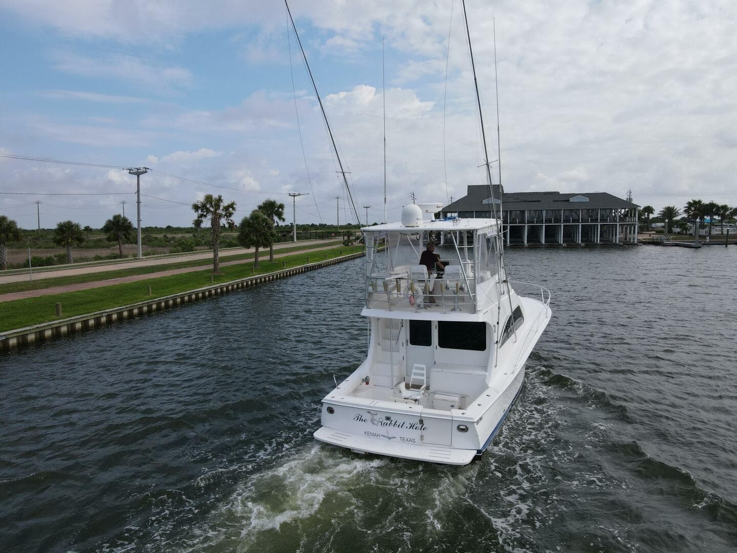 2005 Luhrs 41 Convertible "Rabbit Hole"