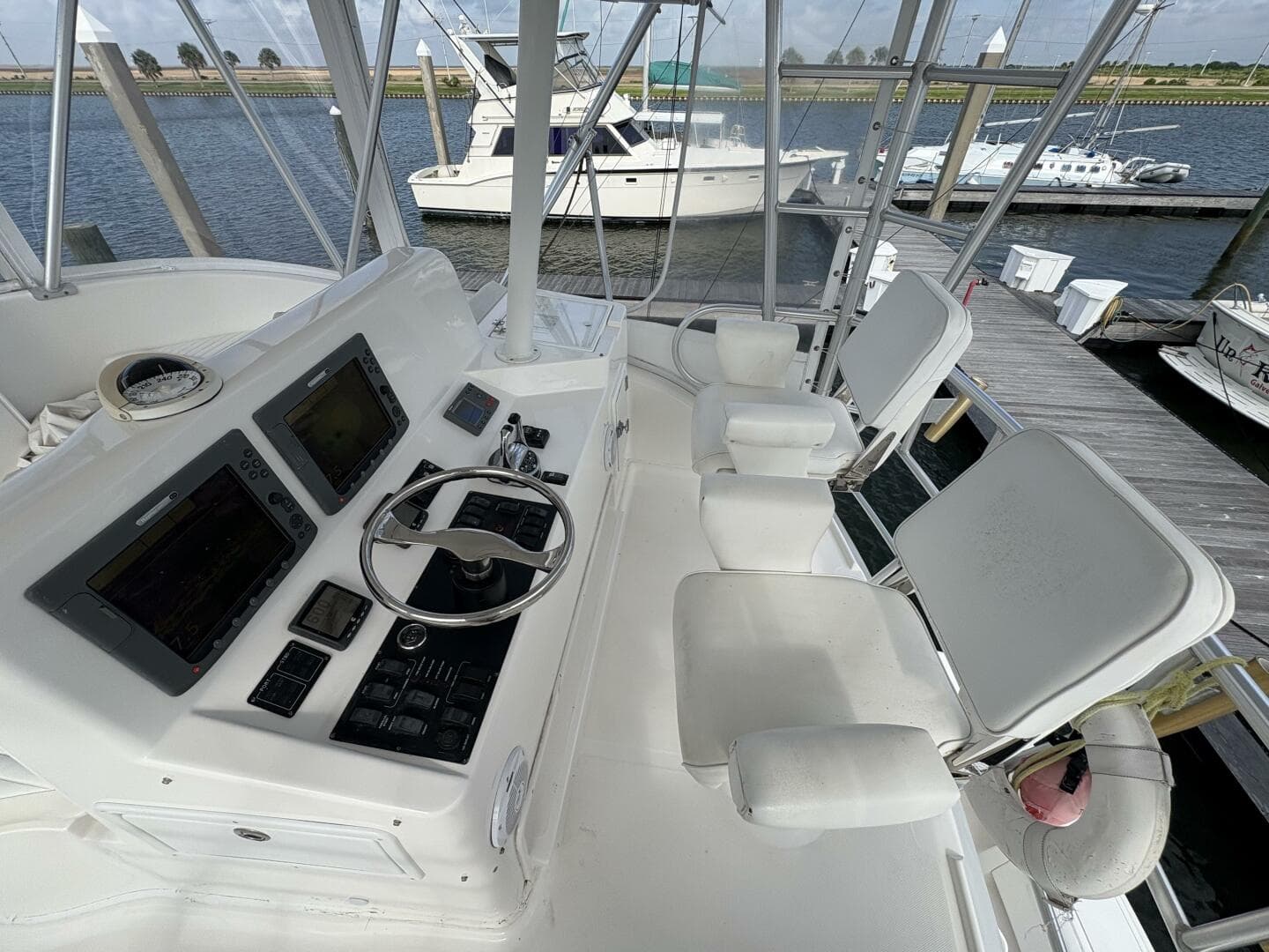 2005 Luhrs 41 Convertible "Rabbit Hole"