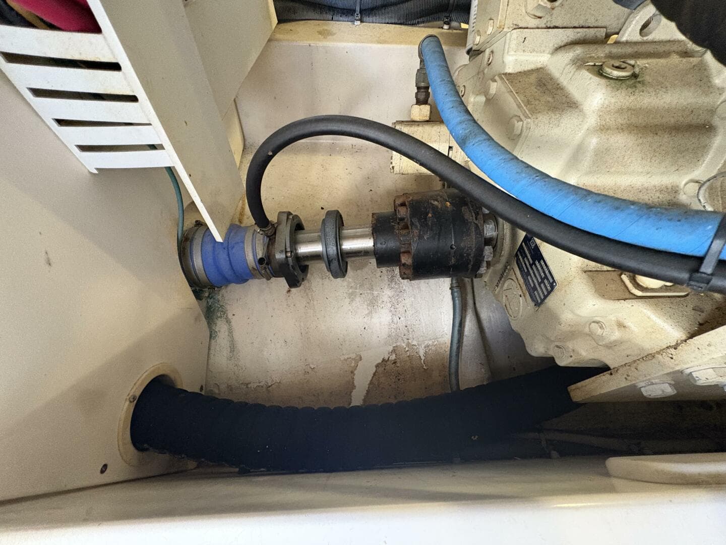 2005 Luhrs 41 Convertible "Rabbit Hole"