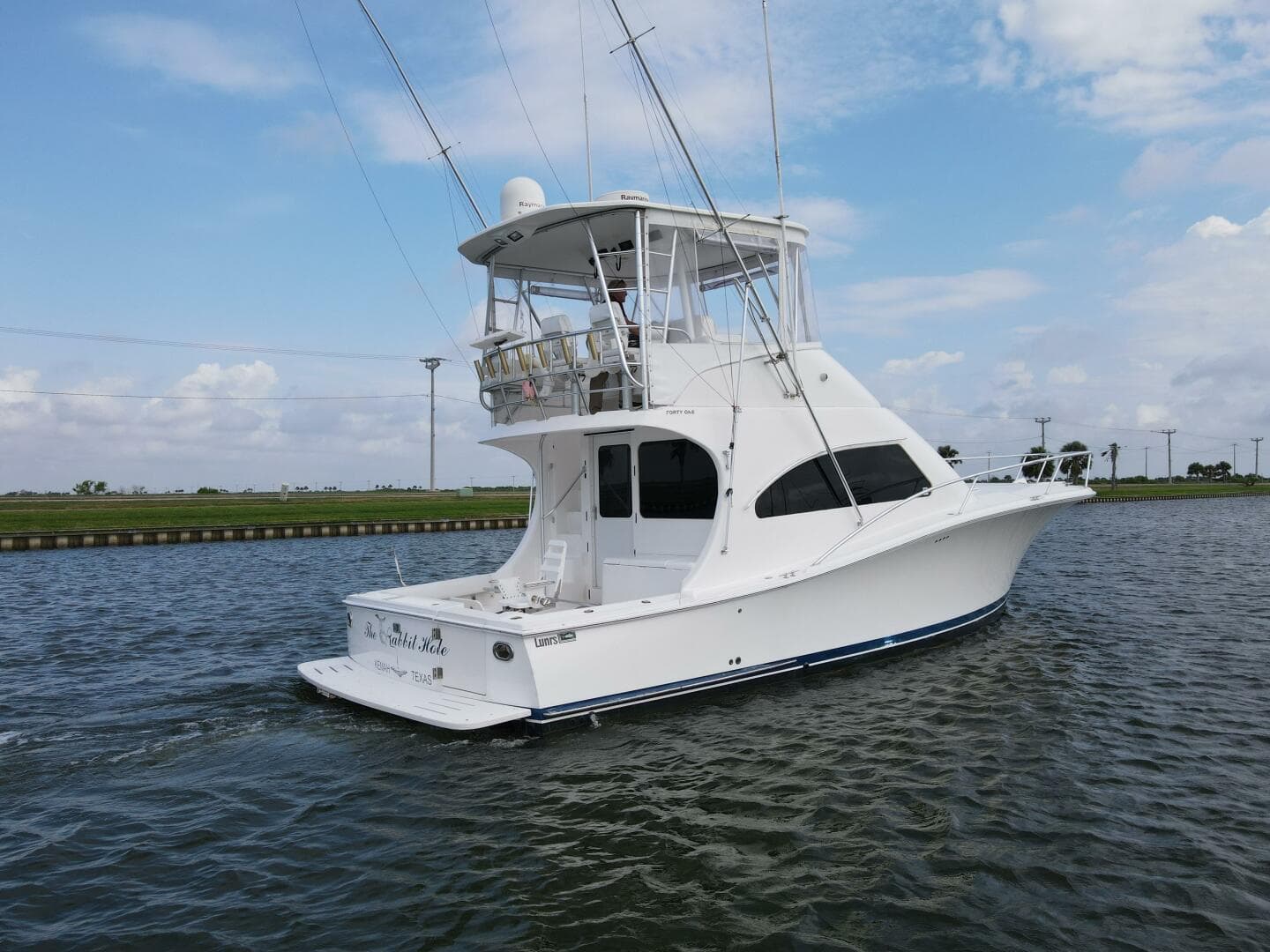 2005 Luhrs 41 Convertible "Rabbit Hole"