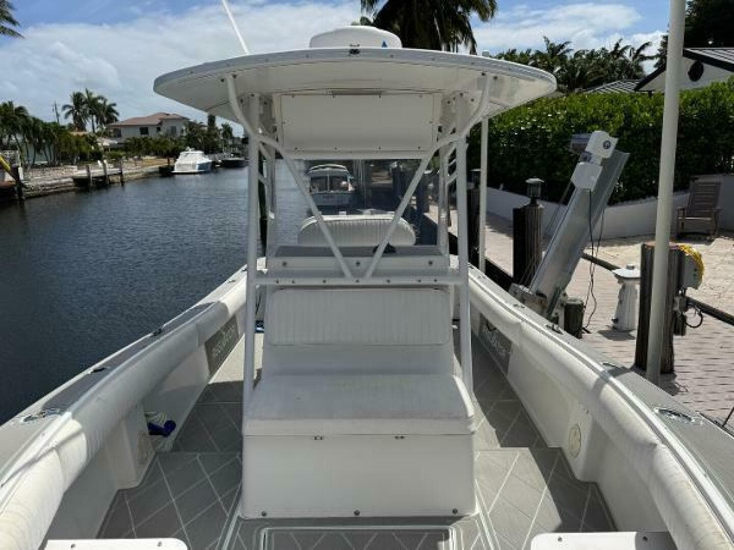2005 Regulator 23 Center Console