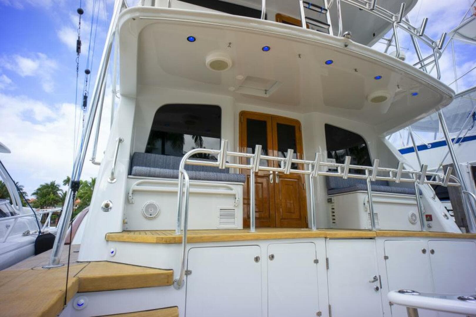 2005 Sea Force IX Enclosed Flybridge