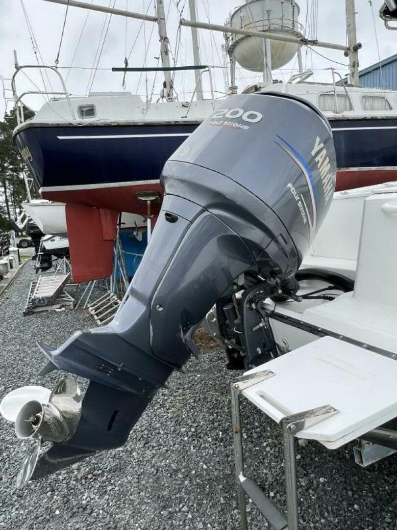 2011 Edgewater 205CC