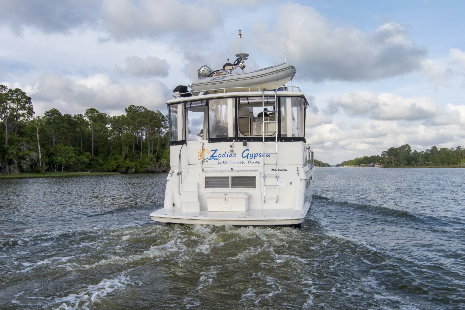 1997 44 Carver 445 Zodiac Gypsea Stern