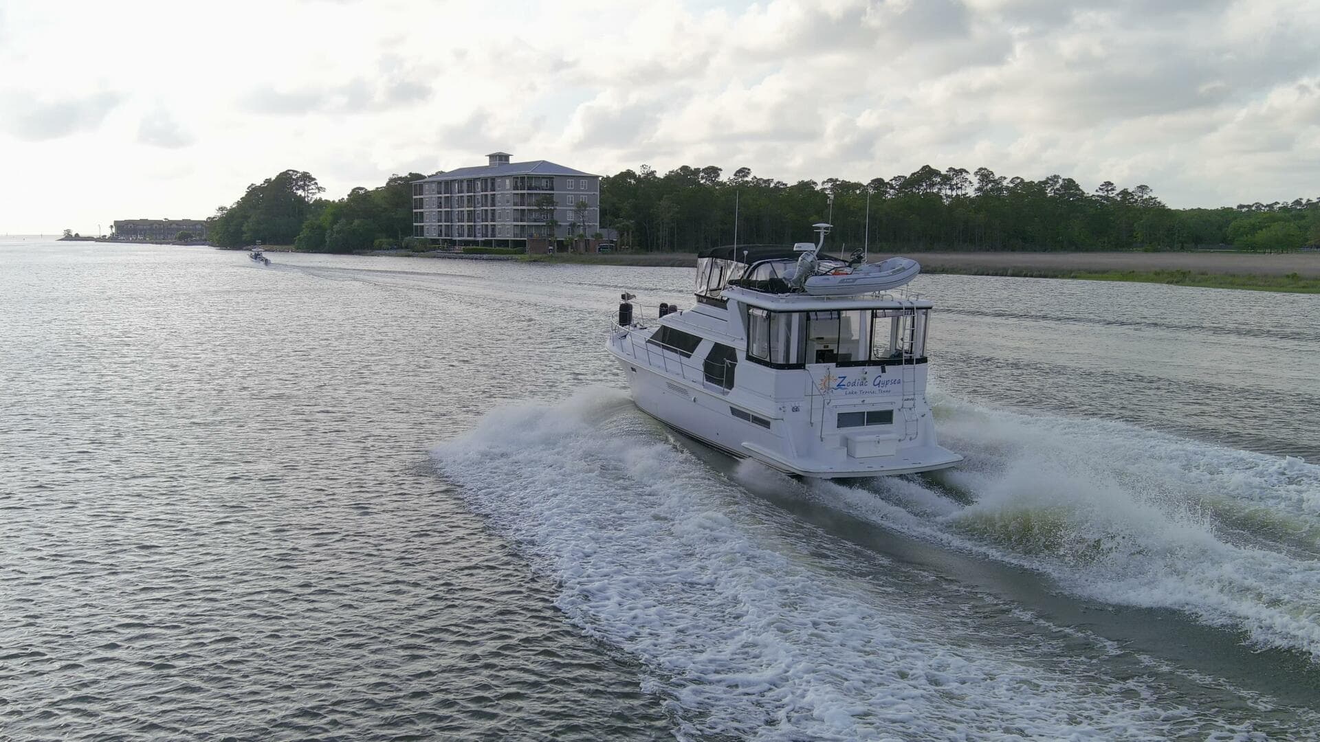 1997 44 Carver 445 Zodiac Gypsea Stern (2)