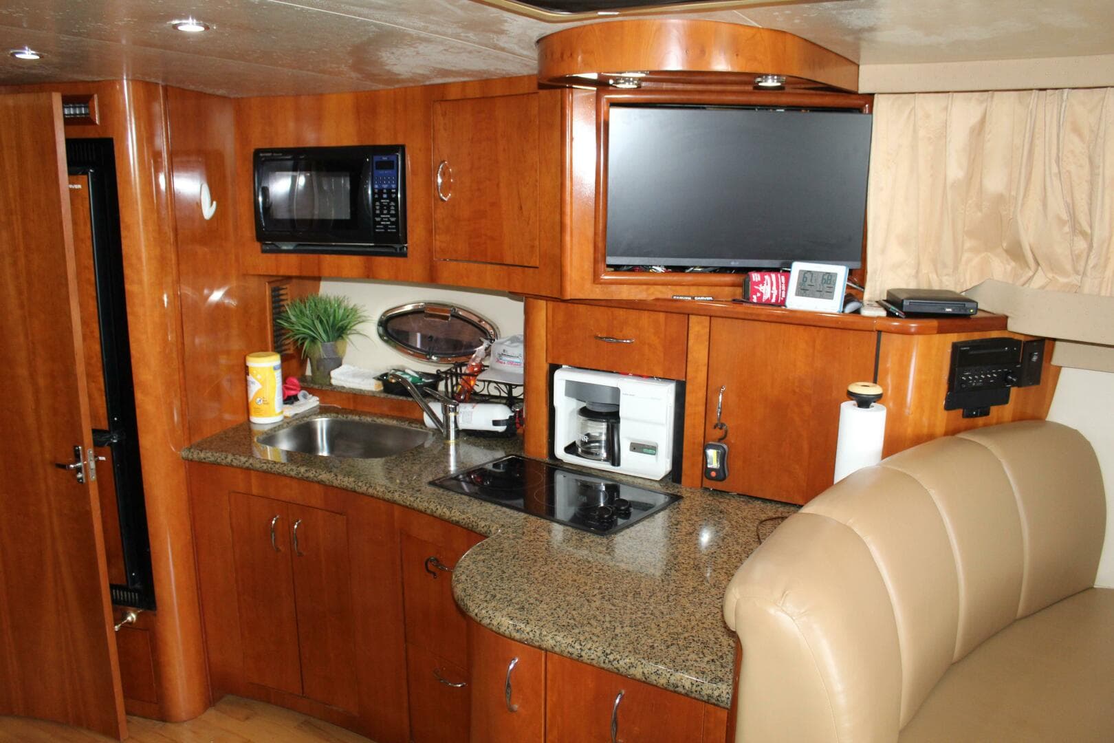 2004 Carver 360 Mariner