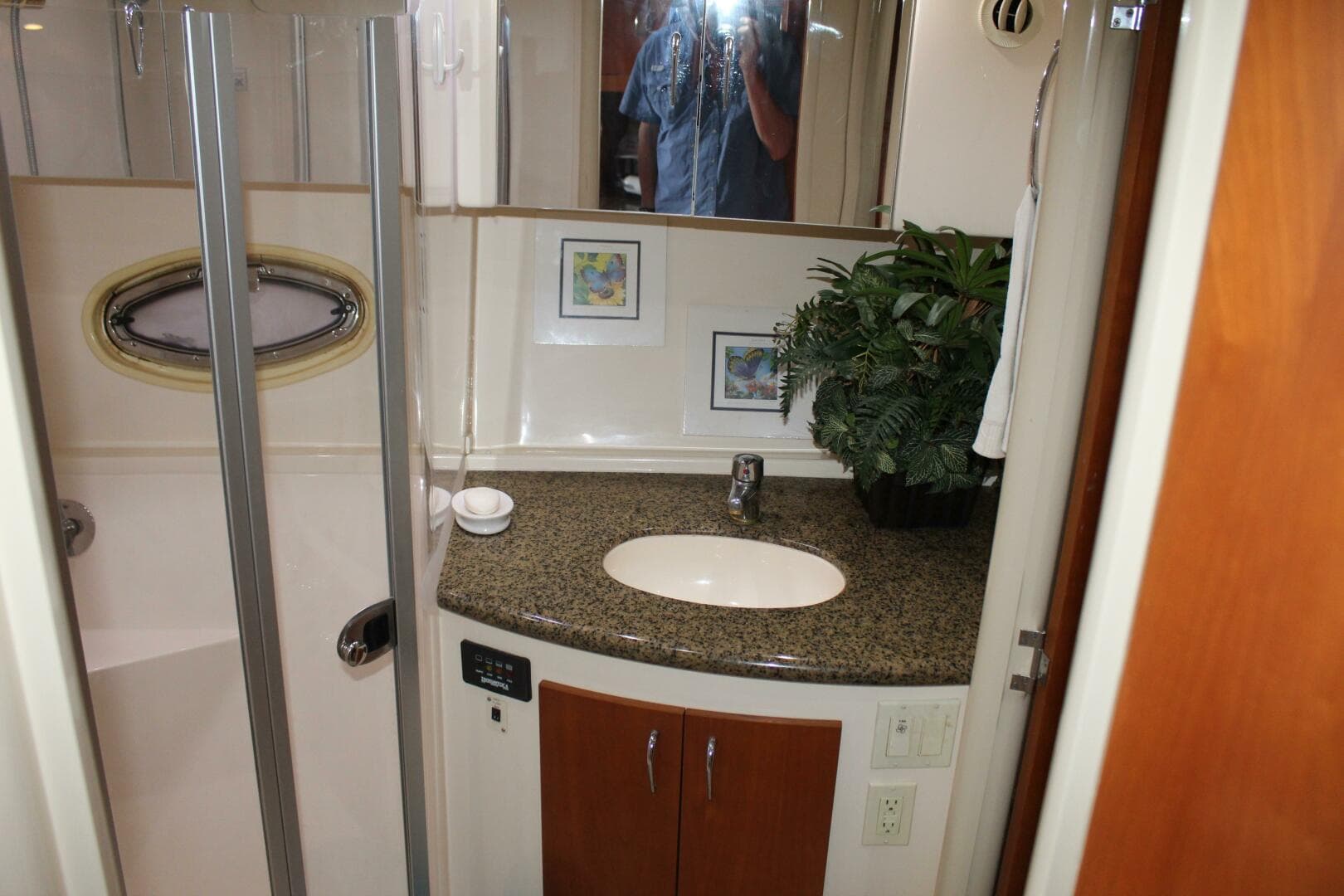 2004 Carver 360 Mariner