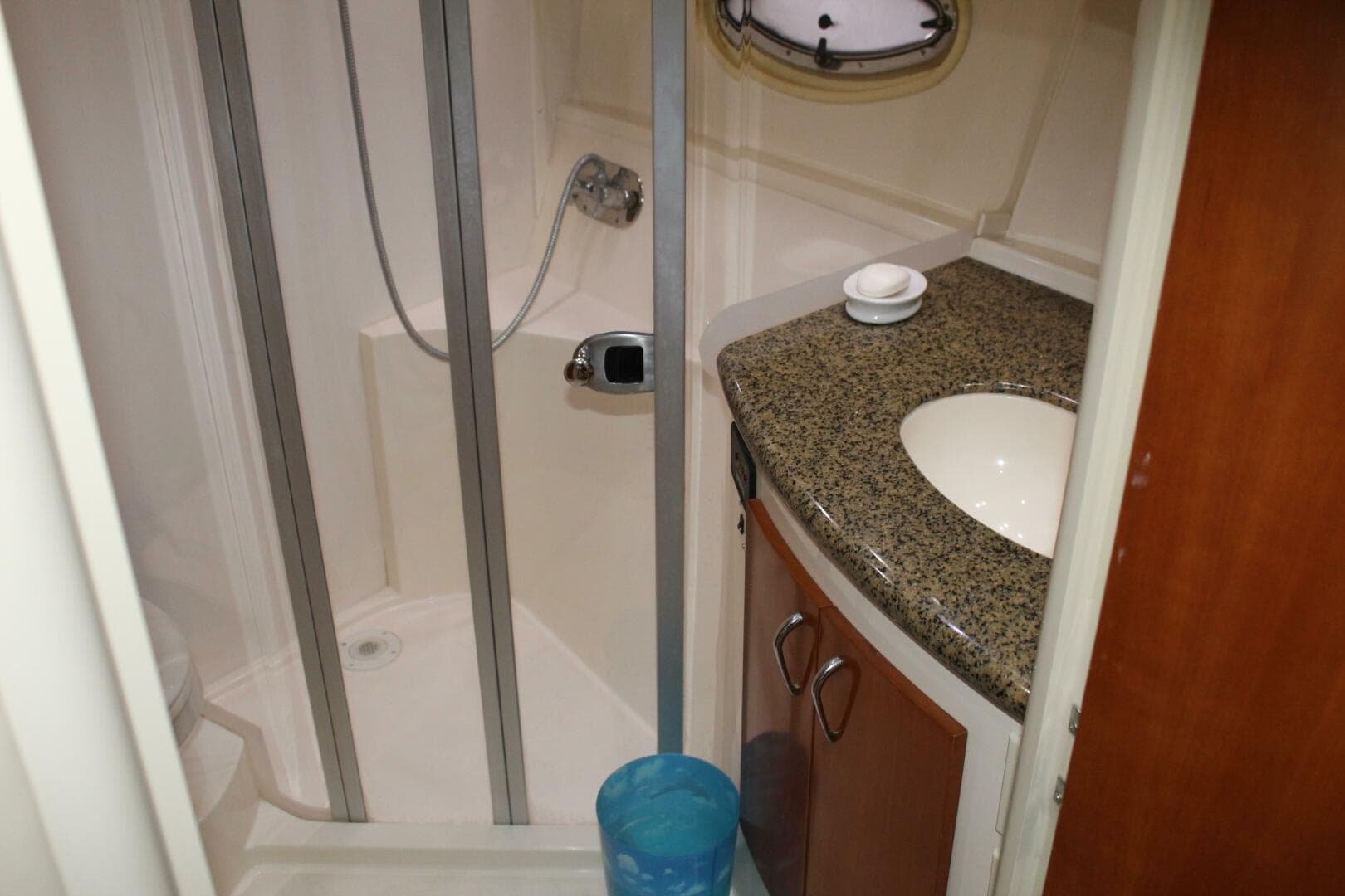 2004 Carver 360 Mariner