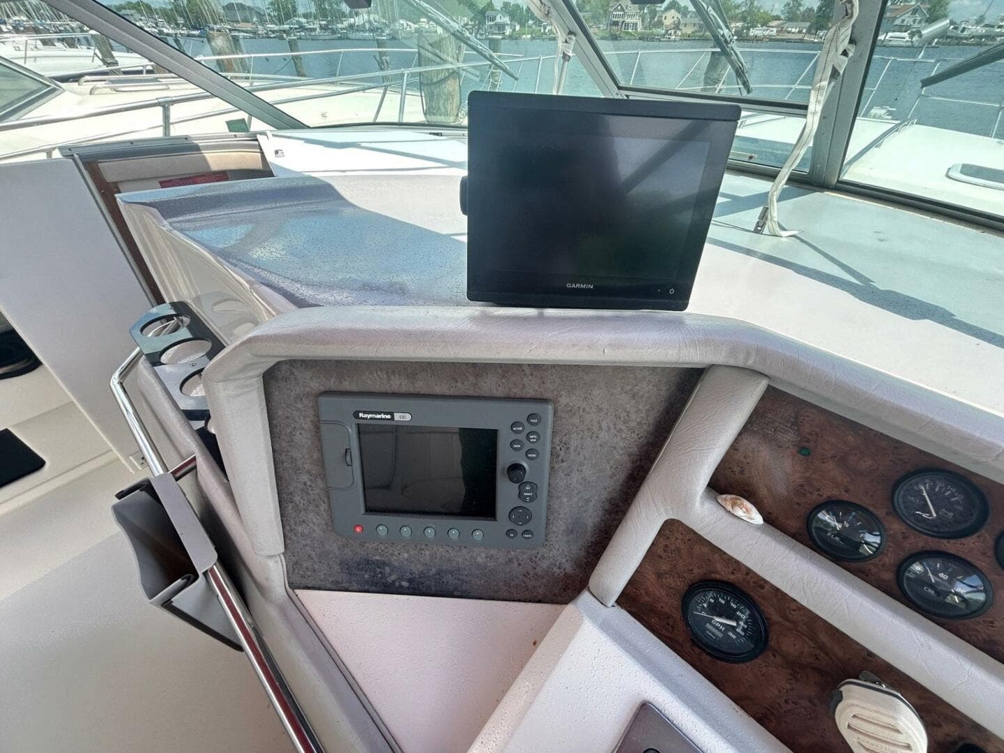 1994 Sea Ray 370 Sundancer