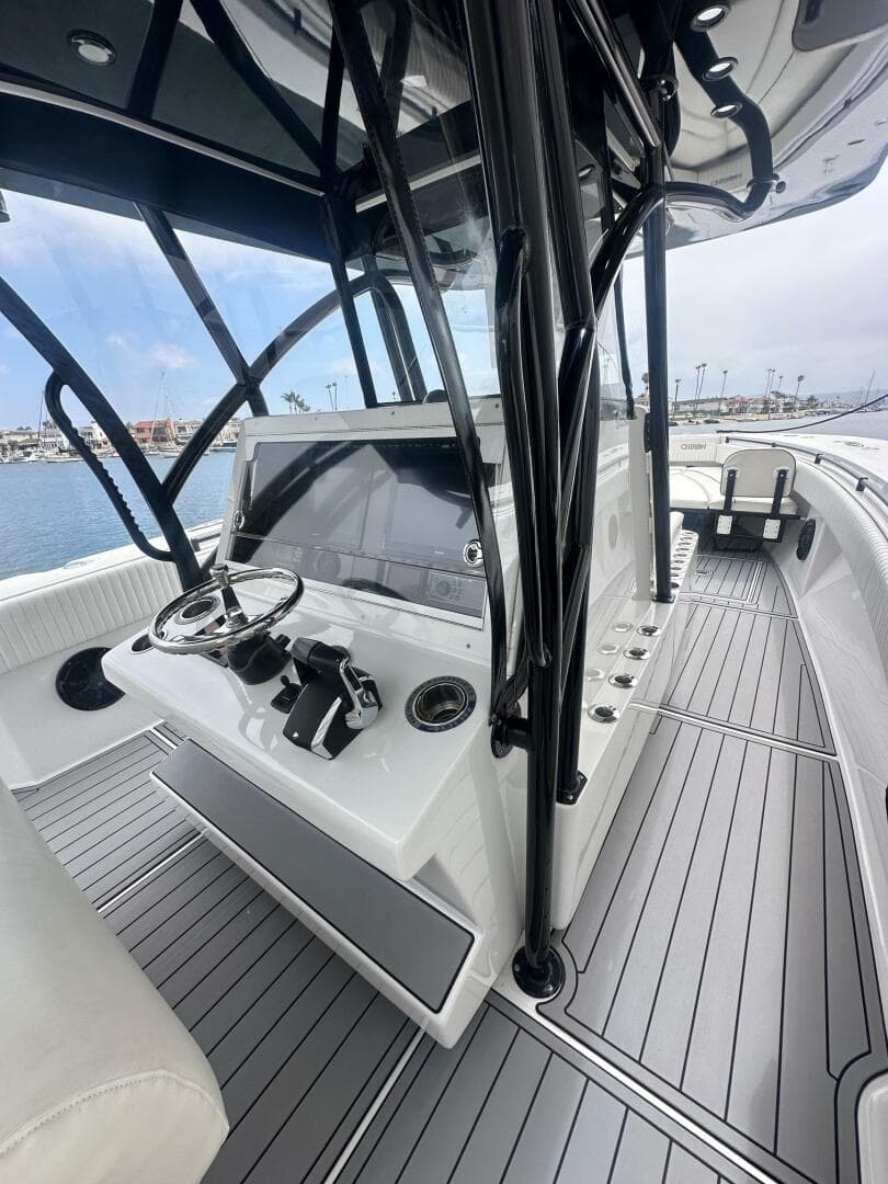 2019 SeaHunter 39 CC - CHIRON39