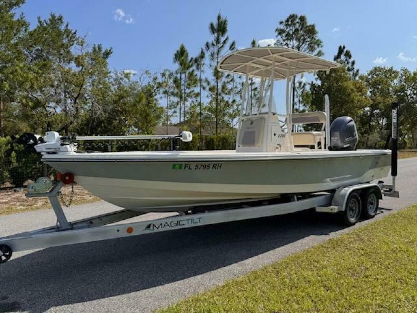 2017 Pathfinder 2200 TRS