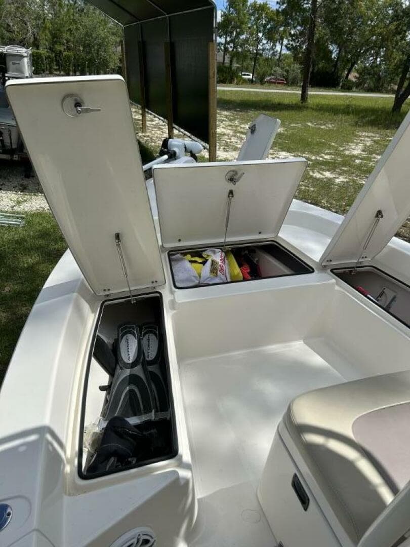 2017 Pathfinder 2200 TRS