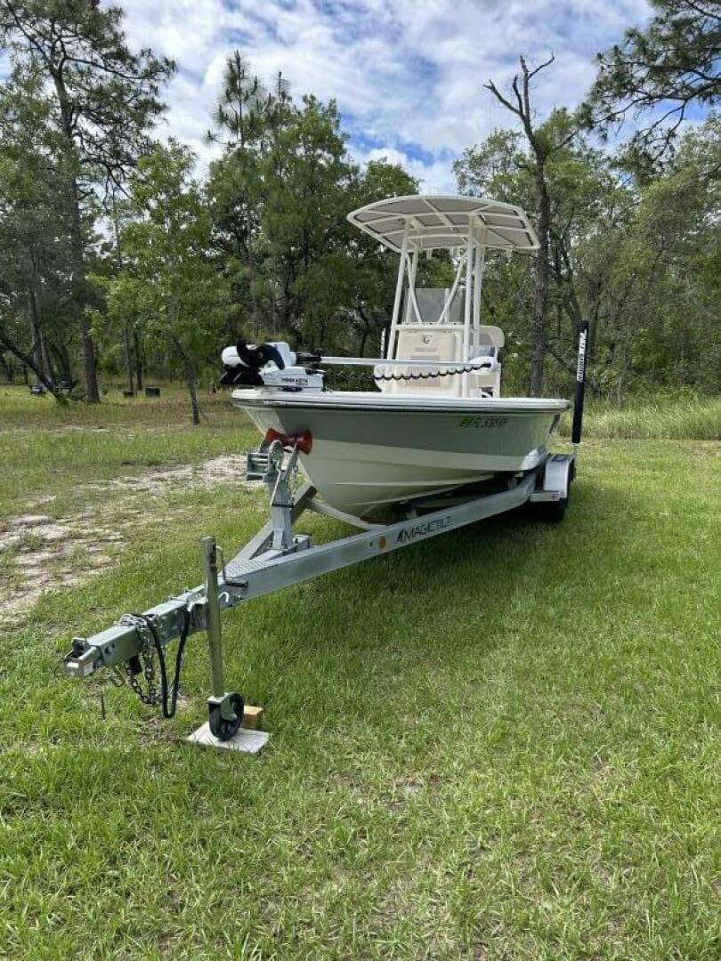 2017 Pathfinder 2200 TRS