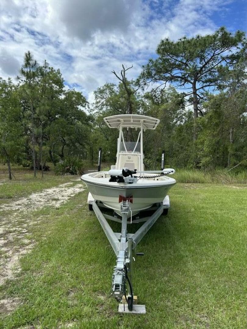 2017 Pathfinder 2200 TRS