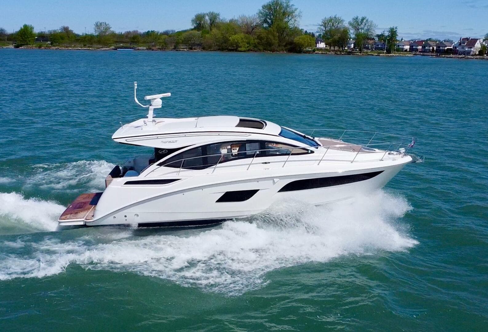 2017 Sea Ray 400 Sundancer
