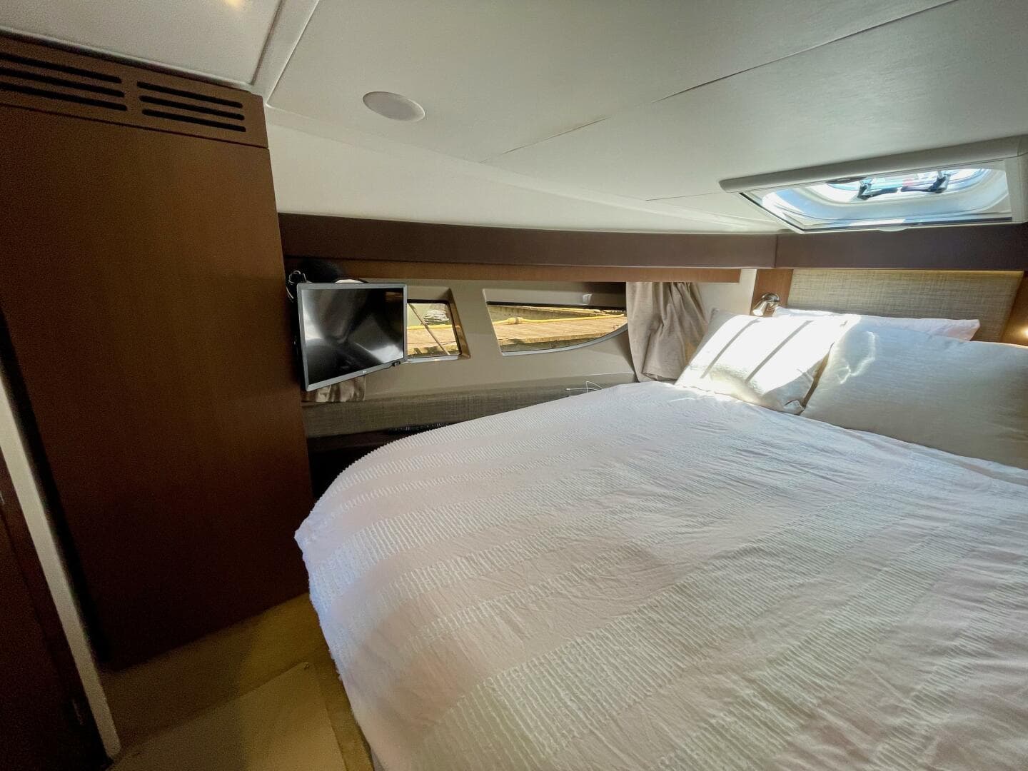 2017 Sea Ray 400 Sundancer