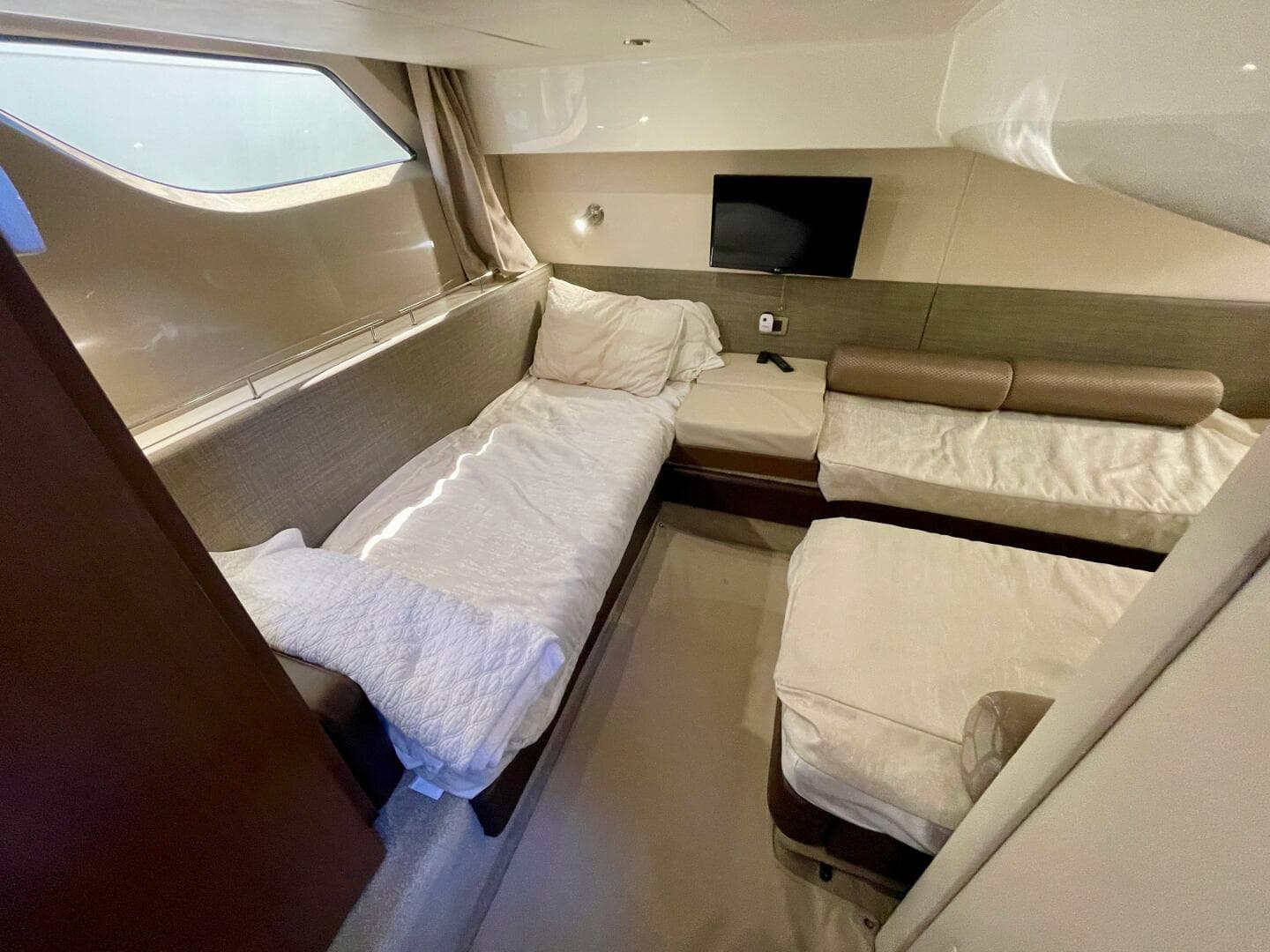 2017 Sea Ray 400 Sundancer