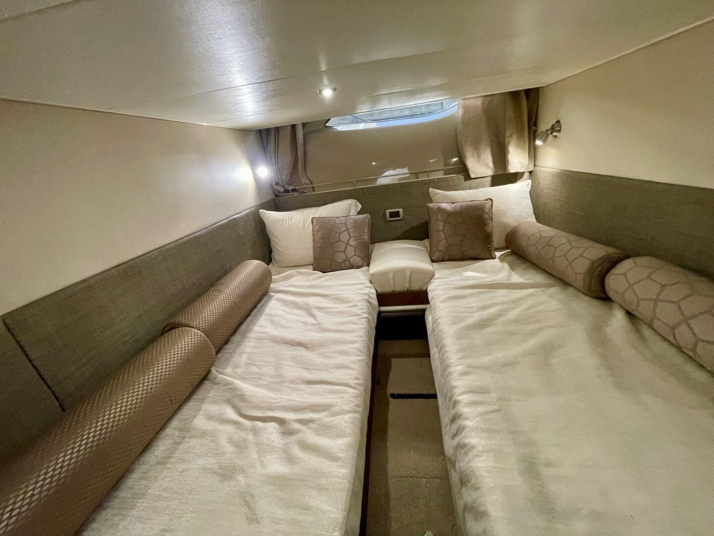 2017 Sea Ray 400 Sundancer