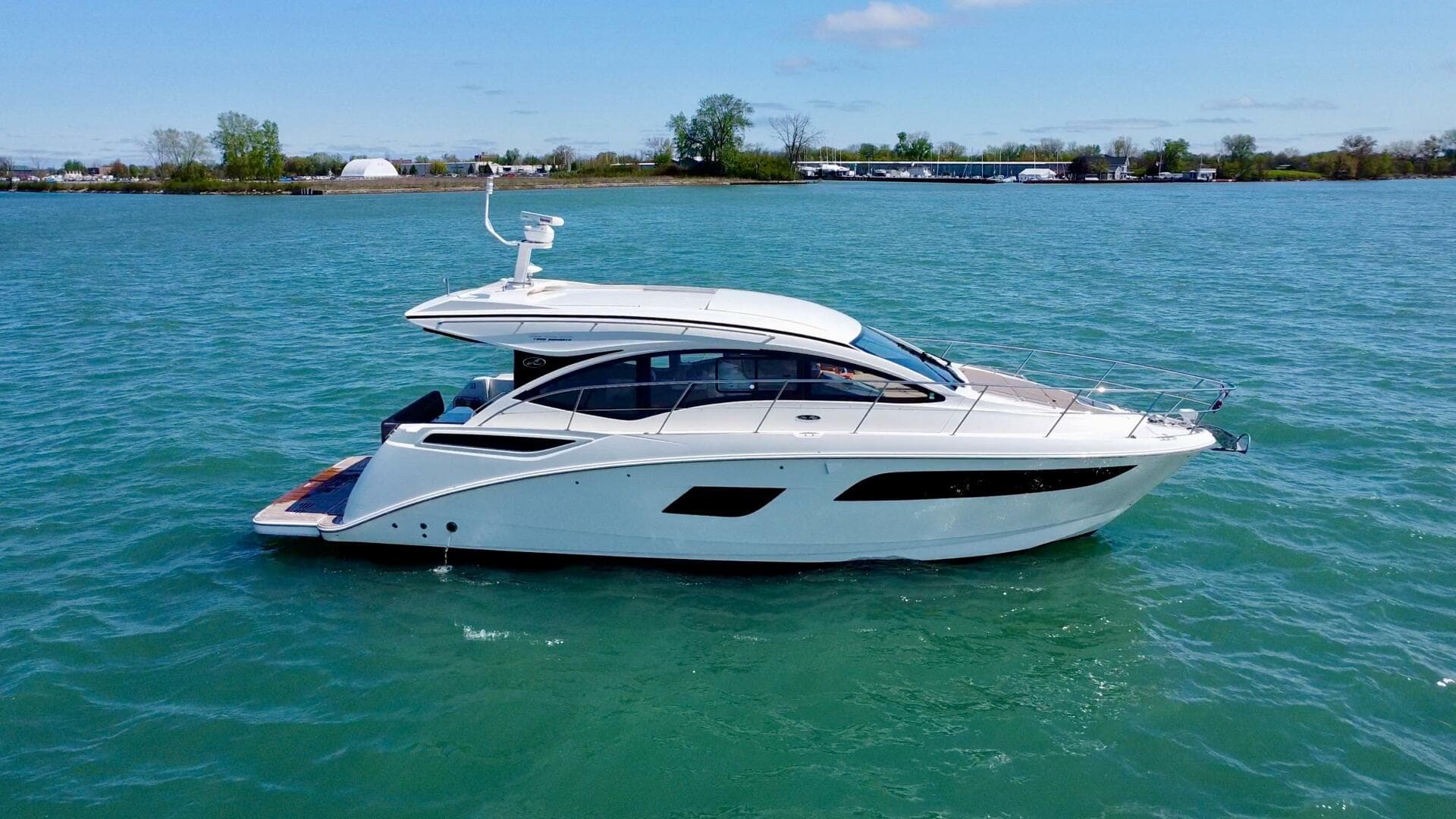 2017 Sea Ray 400 Sundancer