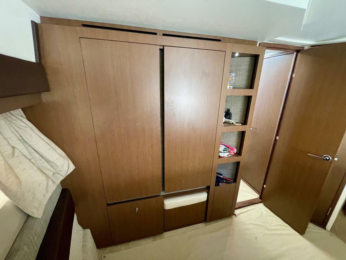 2017 Sea Ray 400 Sundancer