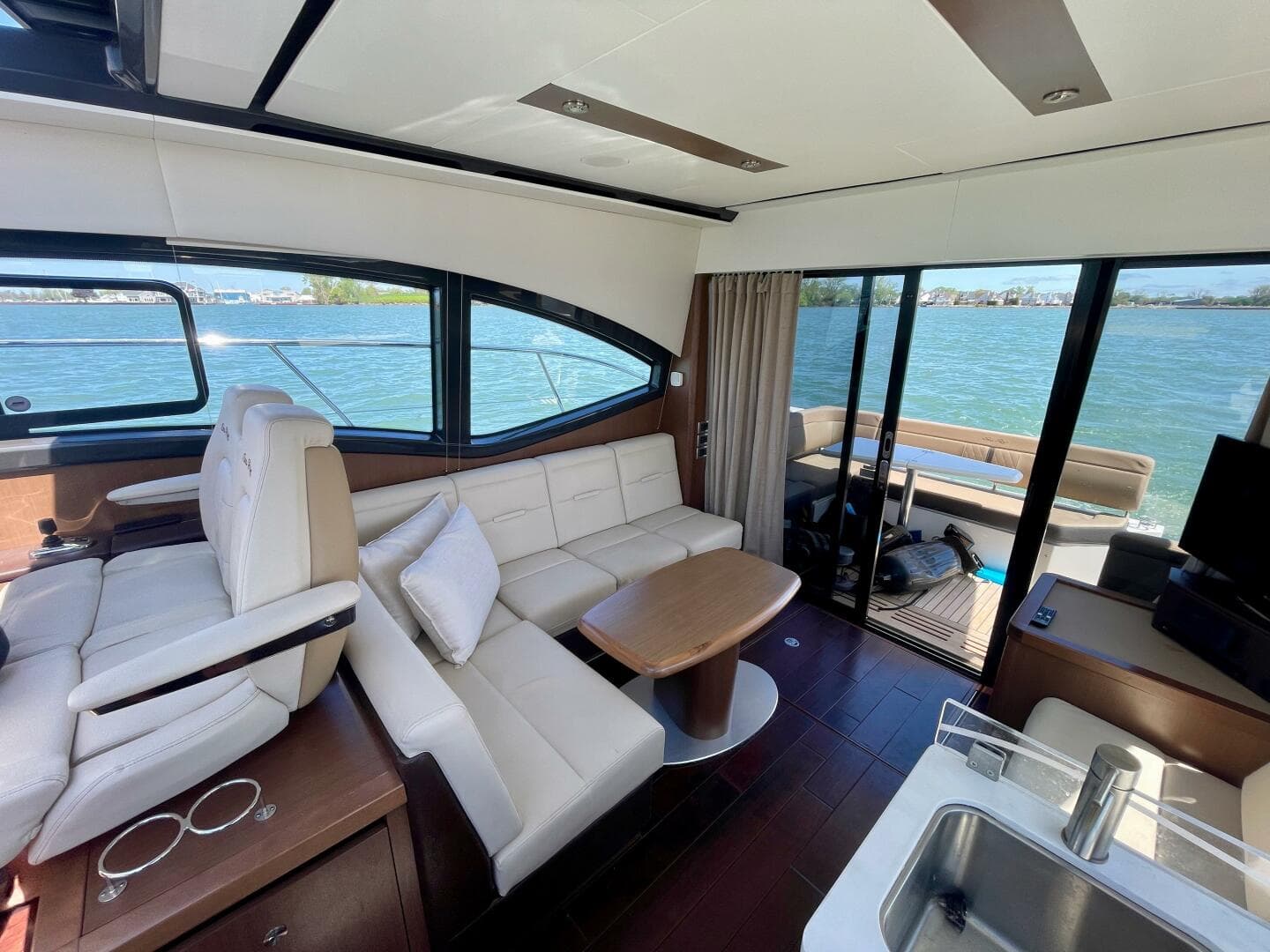 2017 Sea Ray 400 Sundancer