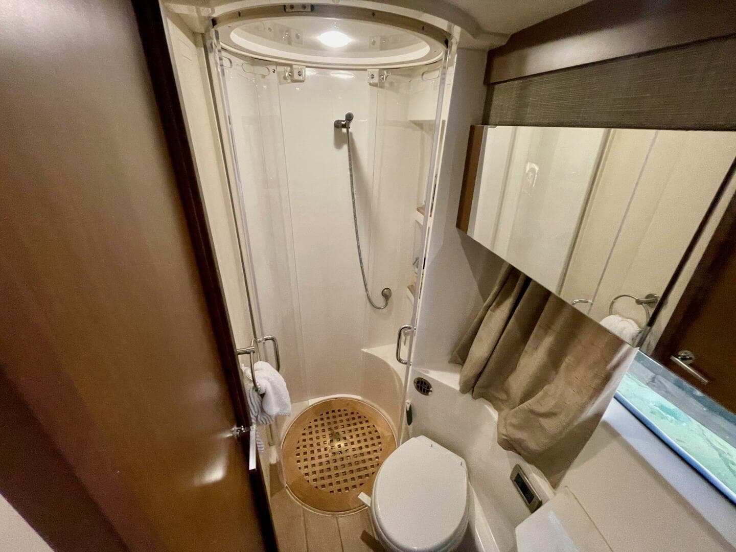 2017 Sea Ray 400 Sundancer