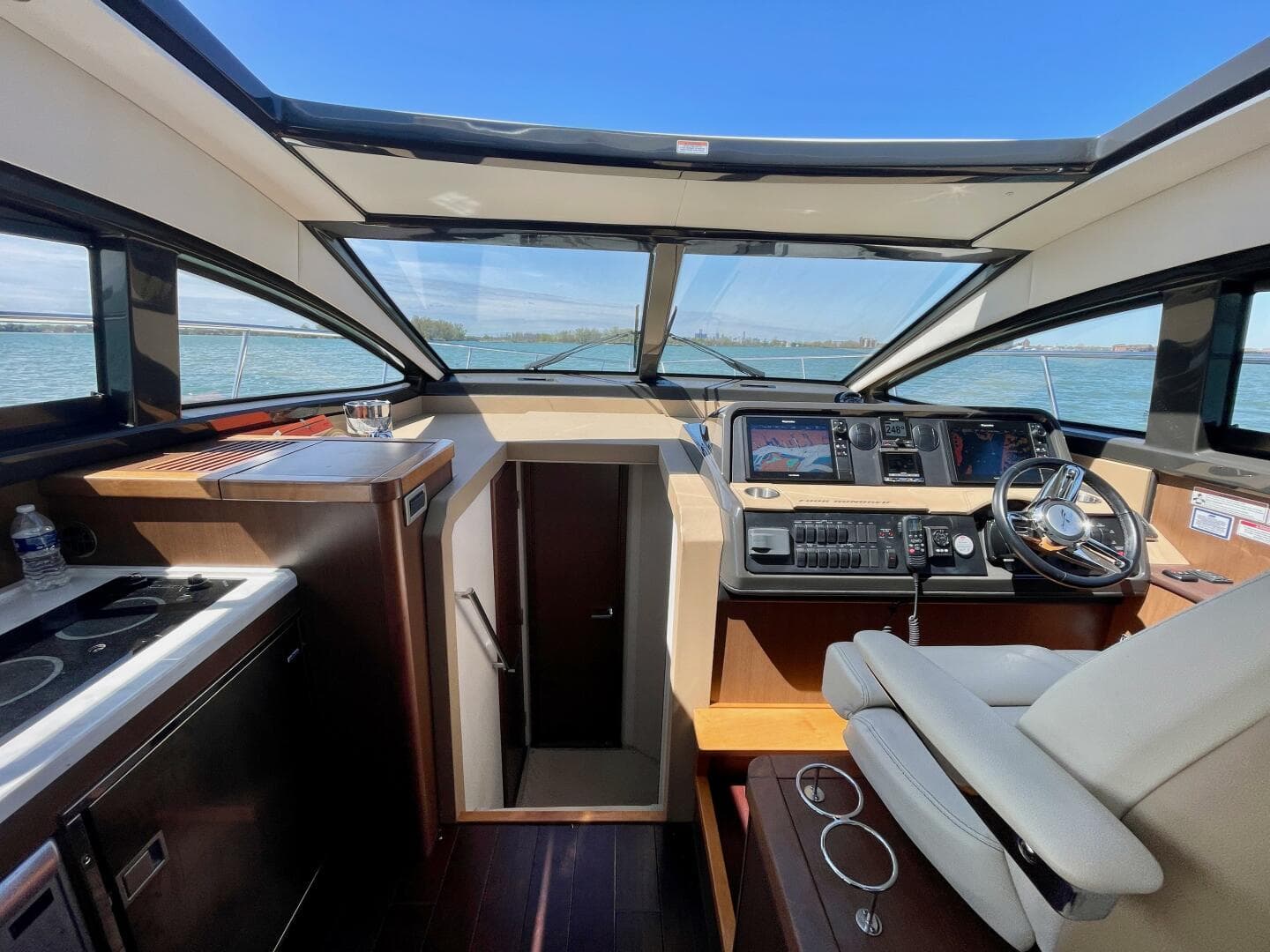 2017 Sea Ray 400 Sundancer