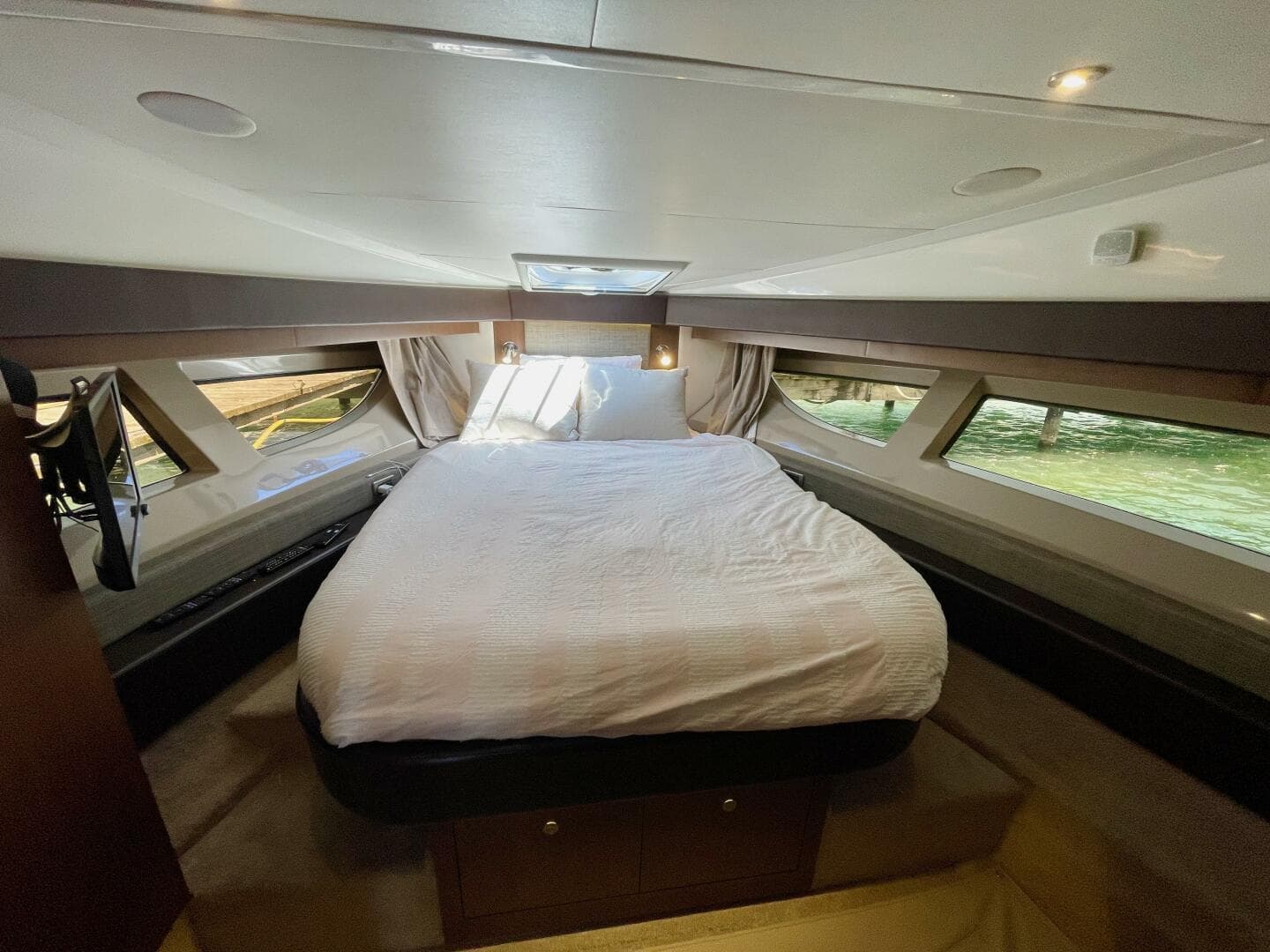 2017 Sea Ray 400 Sundancer