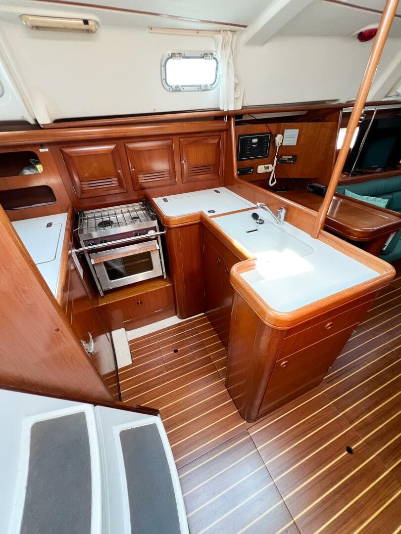 2002 Beneteau 361