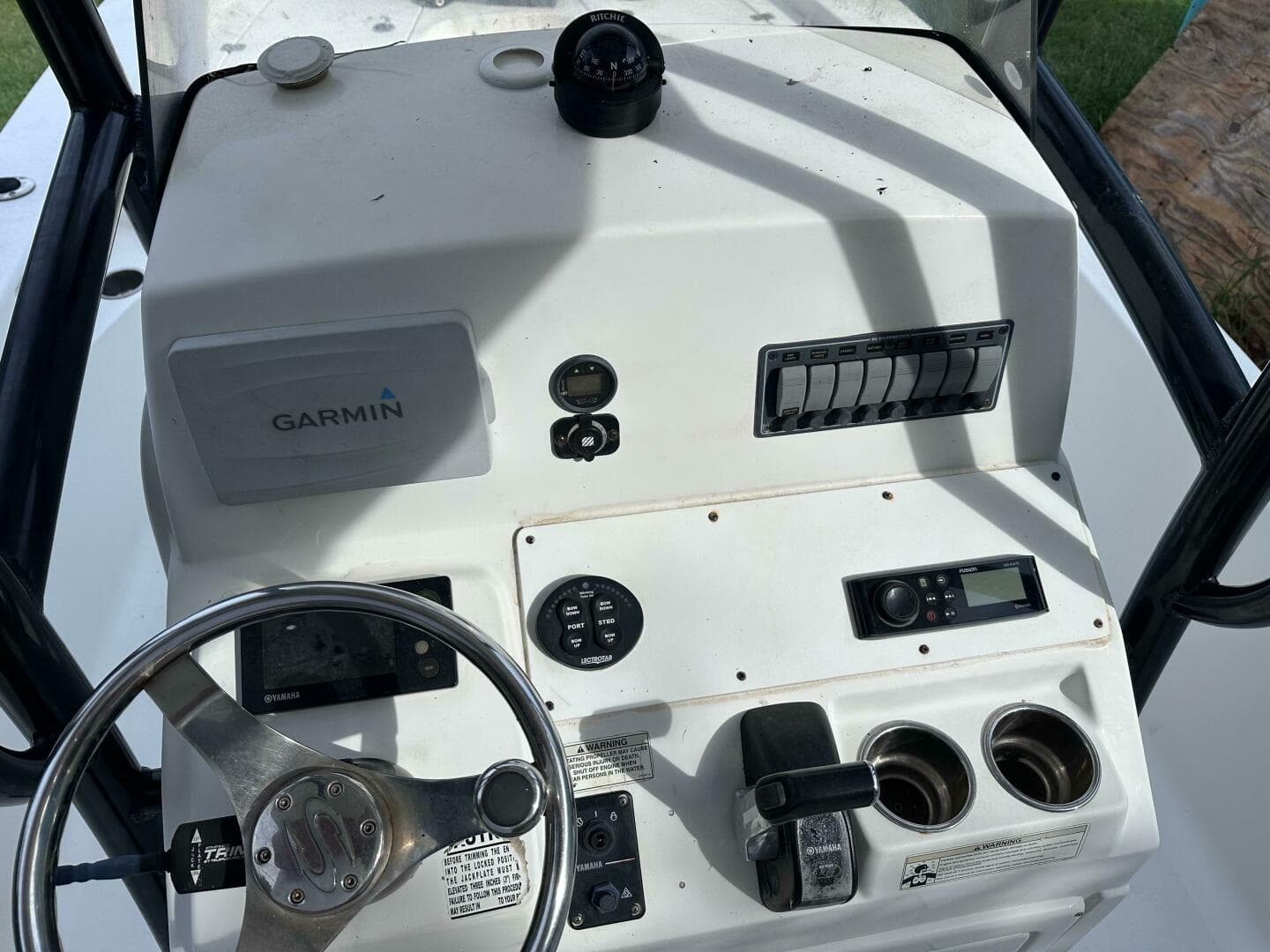 2014 Sportsman Masters 247 Bay Boat