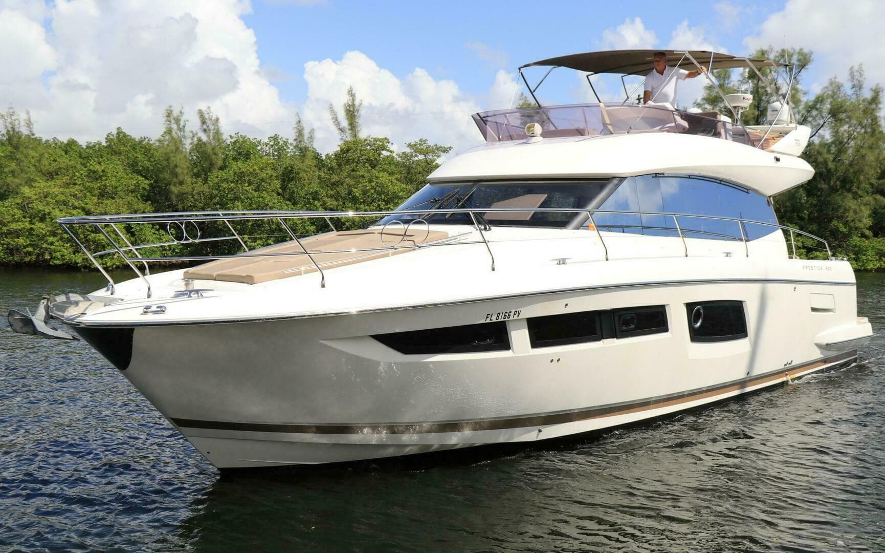 Prestige Flybridge 500