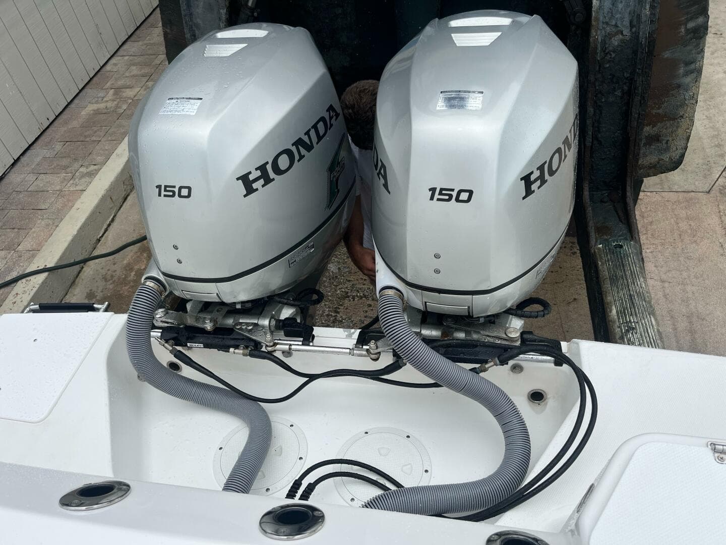 2007 Everglades 240CC