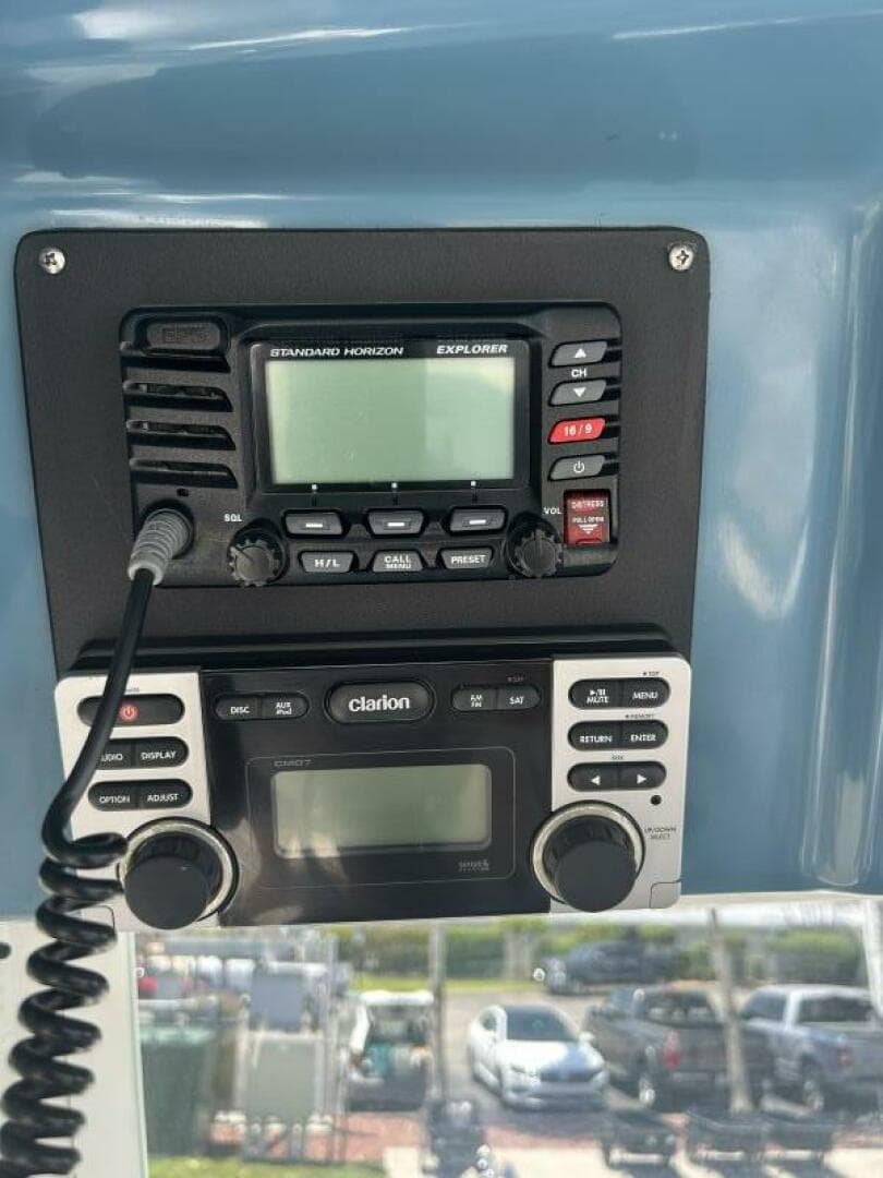 2007 Everglades 240CC