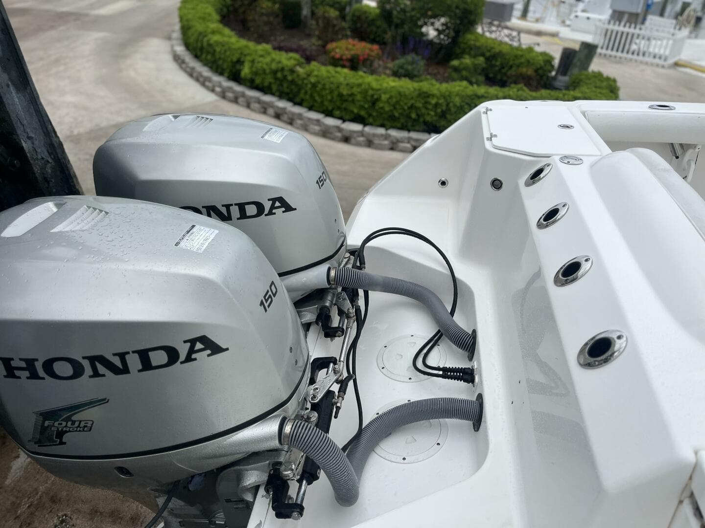 2007 Everglades 240CC