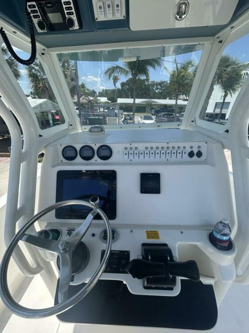 2007 Everglades 240CC