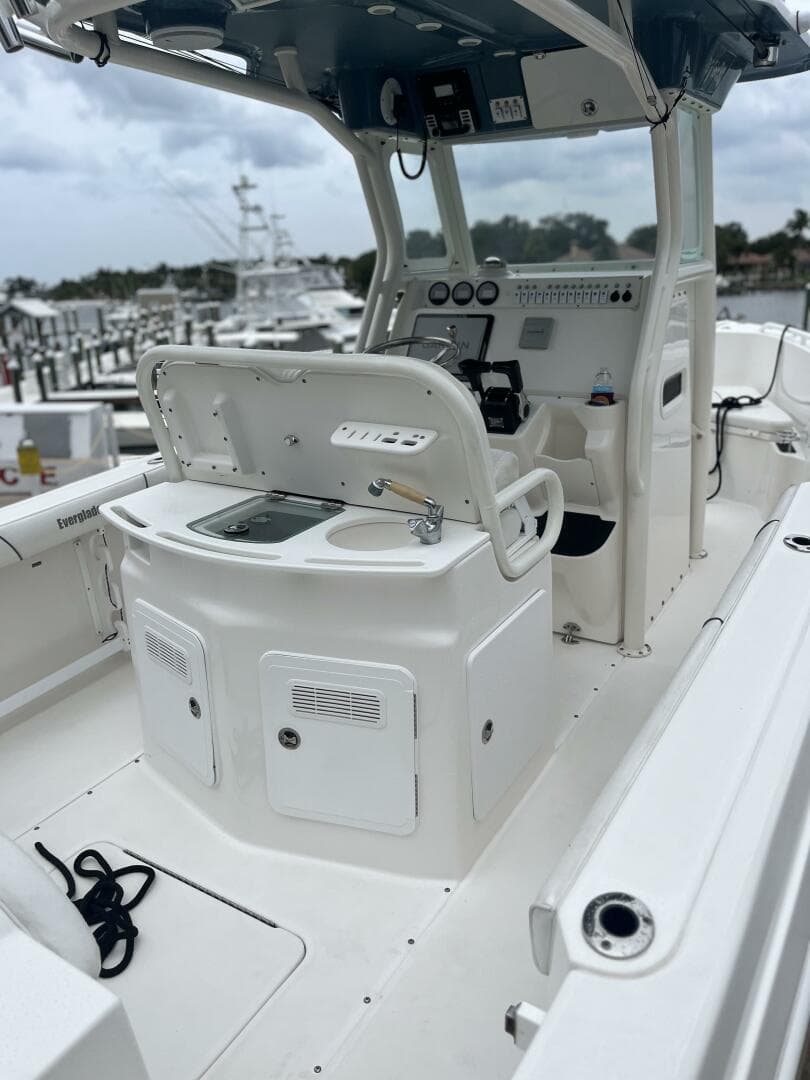 2007 Everglades 240CC