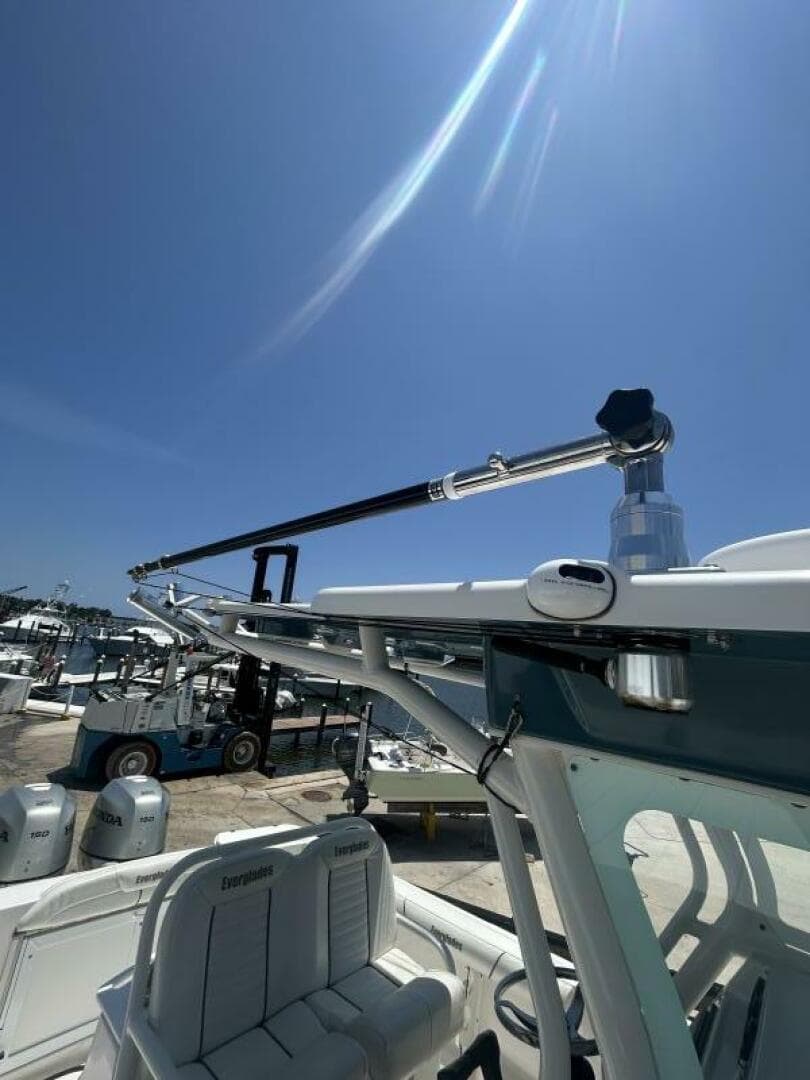 2007 Everglades 240CC