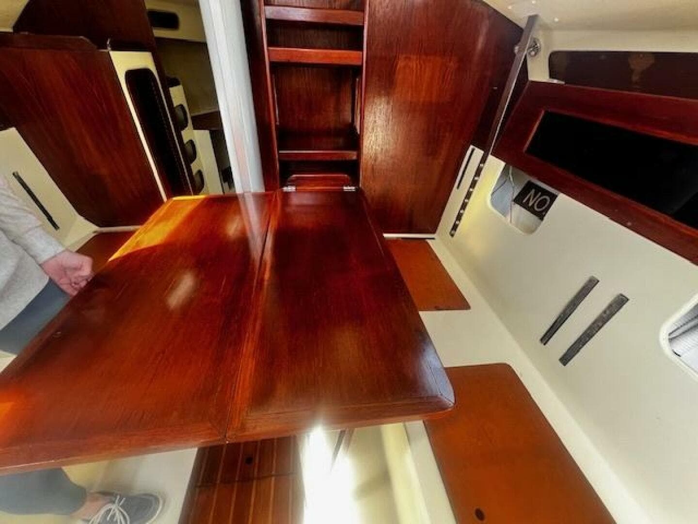 1983 Pearson 303 Sloop