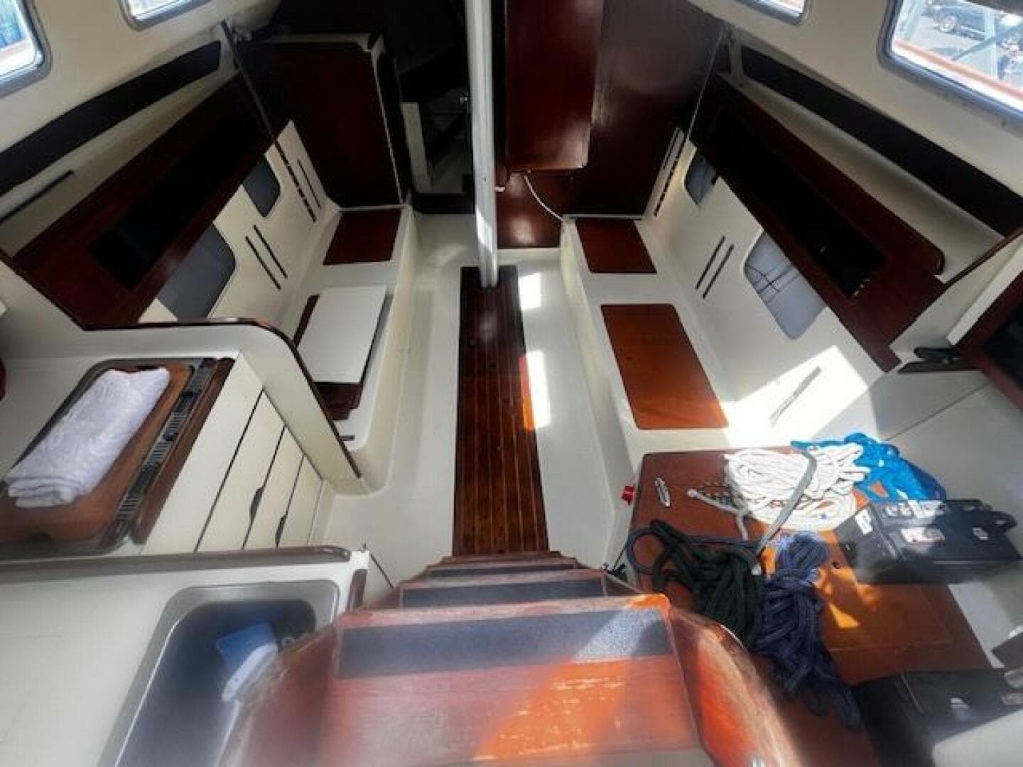 1983 Pearson 303 Sloop