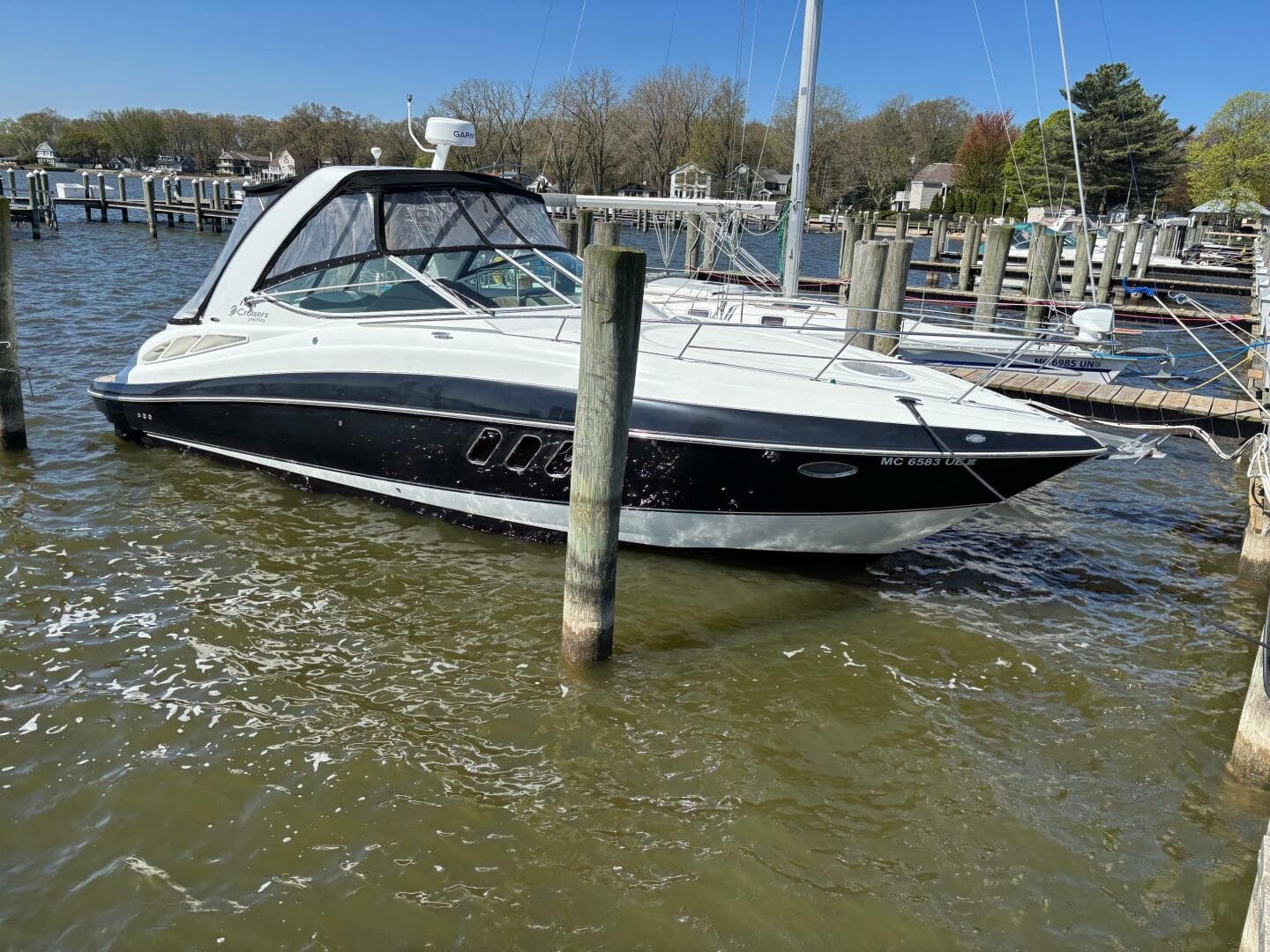 2008 Cruisers Yachts 330/350 Express