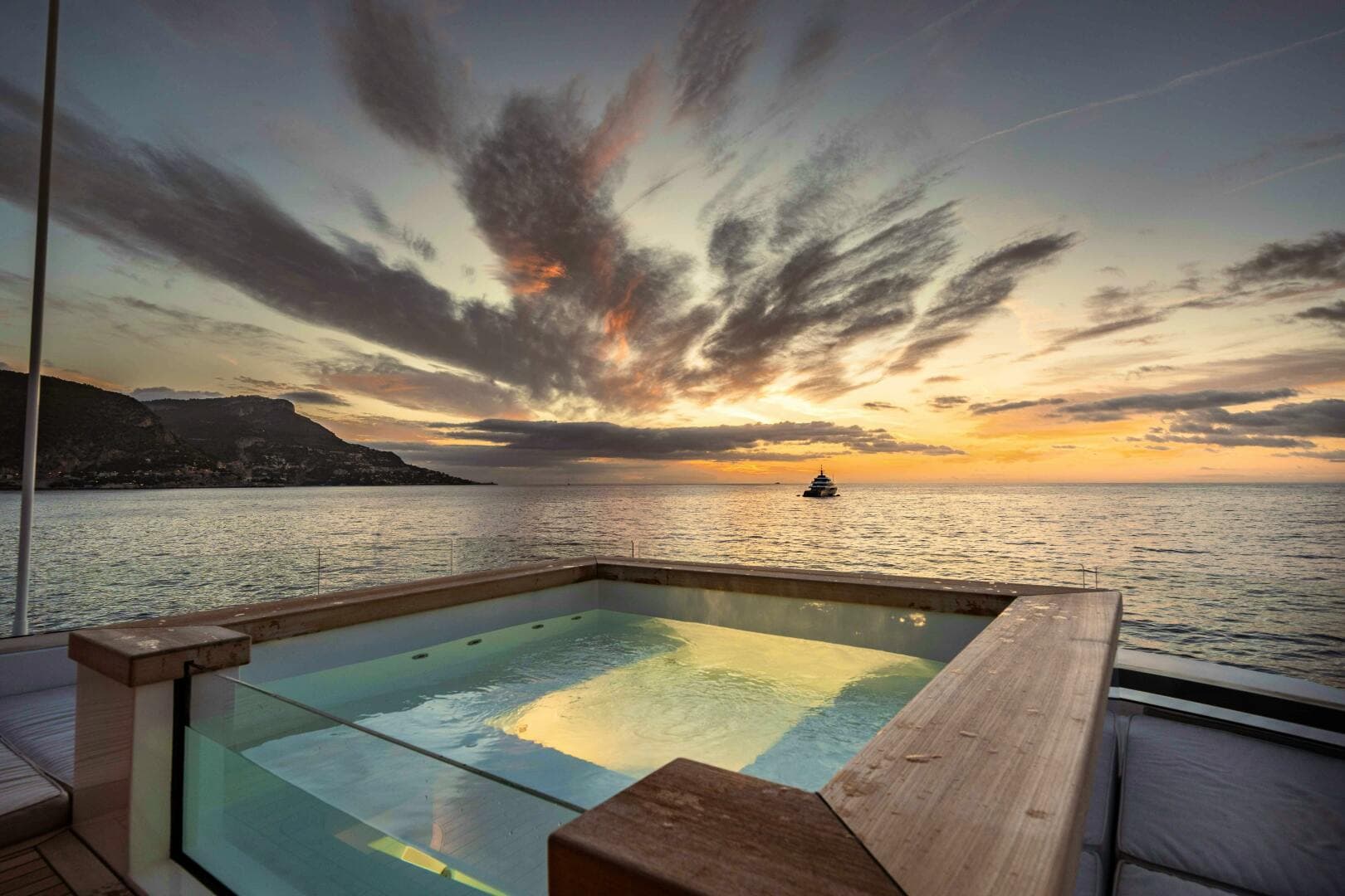 2028 Ocean King DUCALE 120