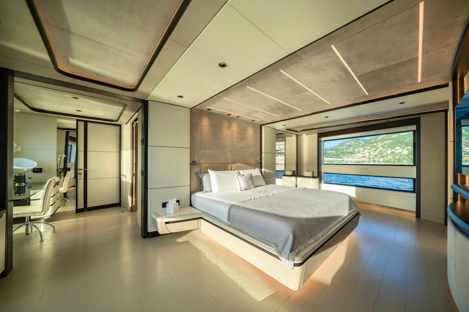 2028 Ocean King DUCALE 120