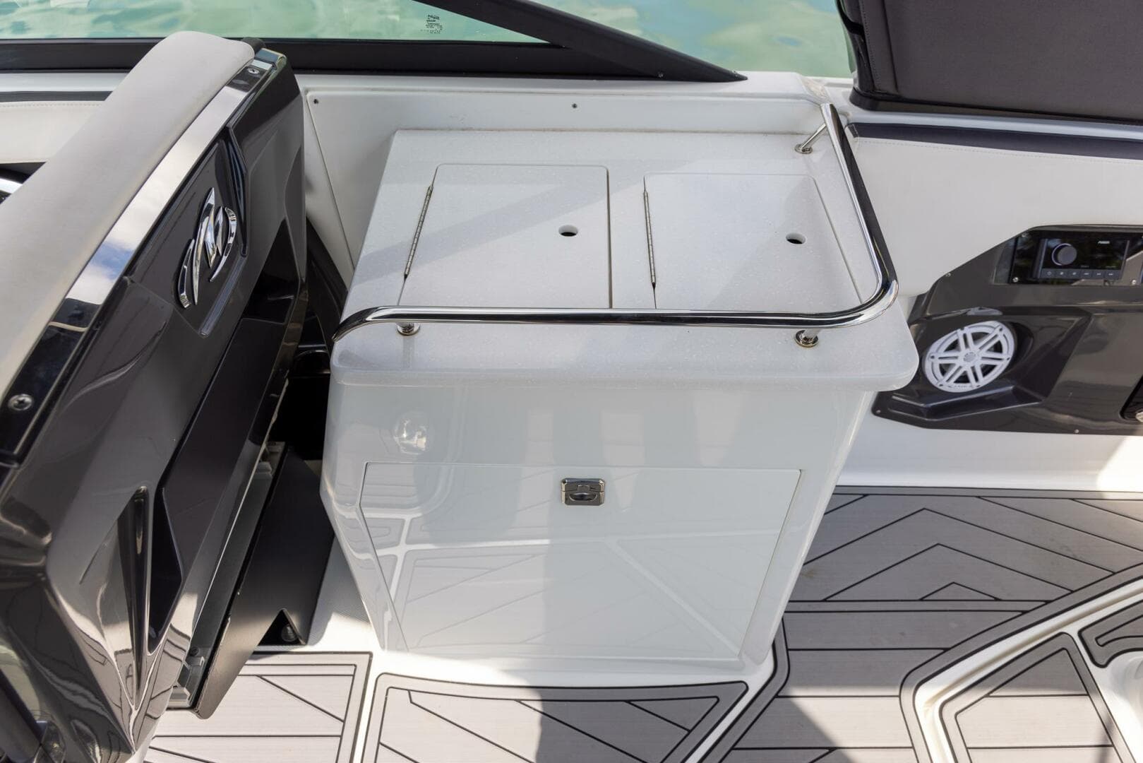2023 Monterey 255 Super Sport boat interior with sleek design and modern amenities.