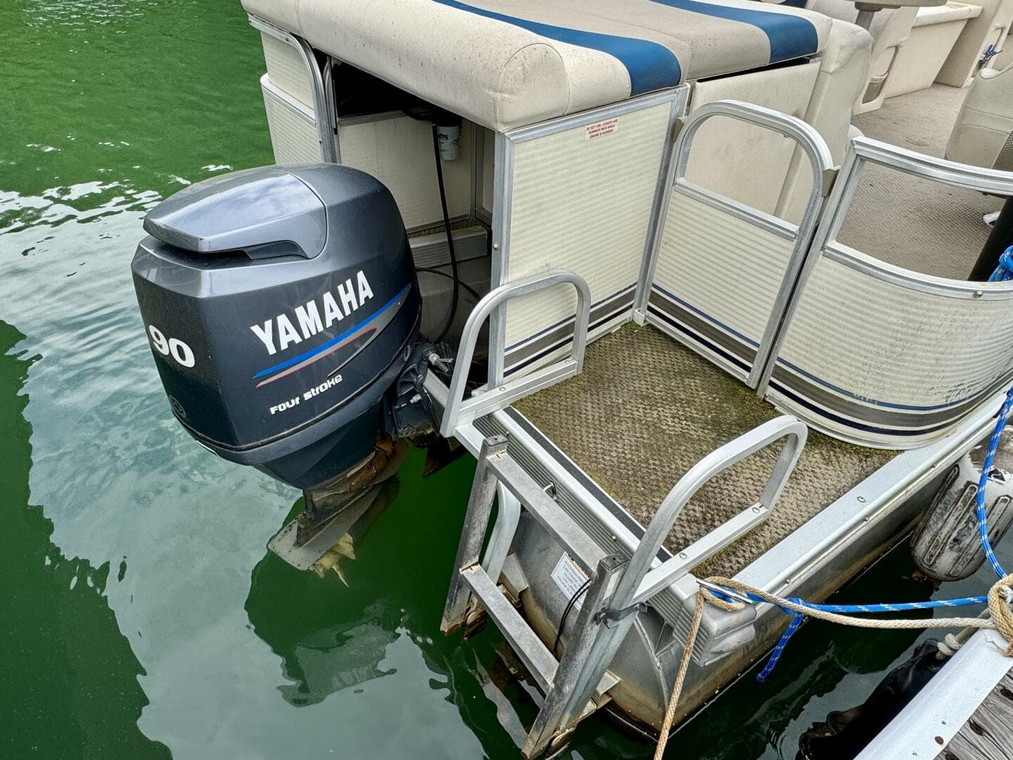 2002 Bennington 257L Pontoon Boat